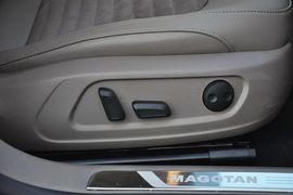 2013款大众迈腾2.0TSI