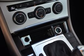 2013款大众迈腾2.0TSI