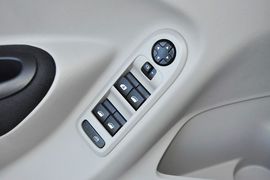 2014款雪铁龙全新爱丽舍1.6L