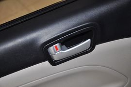 2012款长安悦翔V3