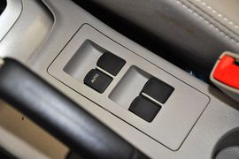 2012款长安悦翔V3
