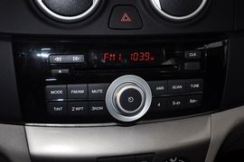 2012款长安悦翔V3