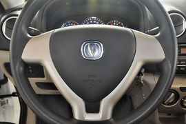 2012款长安悦翔V3