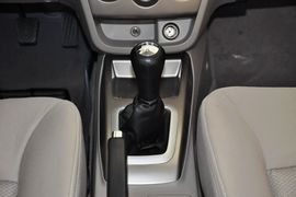 2012款长安悦翔V3