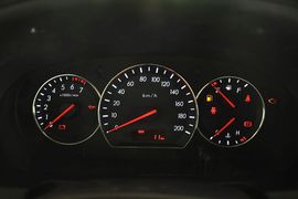 2012款长安悦翔V3