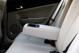 2013款新奔腾B50