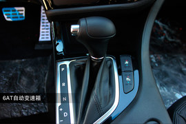 东风悦达起亚新K5到店实拍