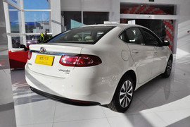 2014款菲亚特菲翔1.4T手动劲享版