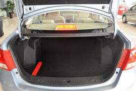 2013款北京汽车E系列三厢1.3L手动乐活型