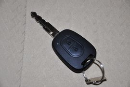 2013款北京汽车E系列三厢1.3L手动乐活型