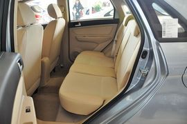 2013款北京汽车E系列三厢1.3L手动乐活型