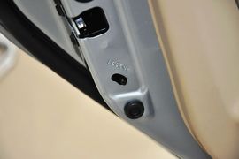 2013款北京汽车E系列三厢1.3L手动乐活型