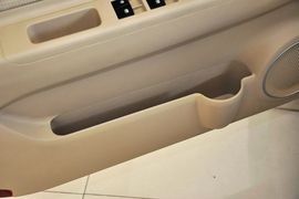 2013款北京汽车E系列三厢1.3L手动乐活型