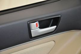 2013款北京汽车E系列三厢1.3L手动乐活型