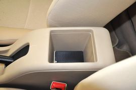 2013款北京汽车E系列三厢1.3L手动乐活型