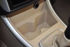 2013款北京汽车E系列三厢1.3L手动乐活型