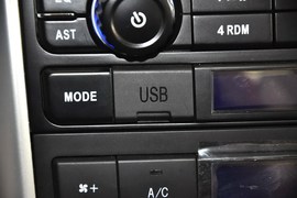 2013款北京汽车E系列三厢1.3L手动乐活型