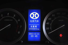 2013款北京汽车E系列三厢1.3L手动乐活型