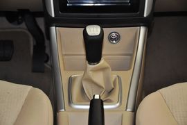 2013款北京汽车E系列三厢1.3L手动乐活型