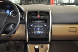 2013款北京汽车E系列三厢1.3L手动乐活型