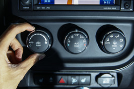 2014款Jeep自由客试驾=