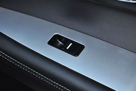 2013款比亚迪S6白金版2.0L手动精英型