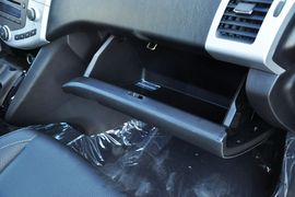 2013款比亚迪S6白金版2.0L手动精英型