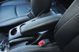 2013款比亚迪S6白金版2.0L手动精英型