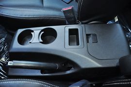 2013款比亚迪S6白金版2.0L手动精英型