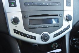 2013款比亚迪S6白金版2.0L手动精英型