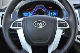 2013款比亚迪S6白金版2.0L手动精英型