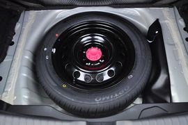 2014款丰田致炫1.3E自动魅动版