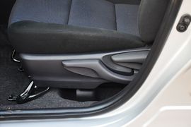 2014款丰田致炫1.3E自动魅动版