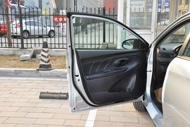 2014款丰田致炫1.3E自动魅动版