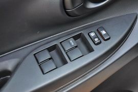 2014款丰田致炫1.3E自动魅动版