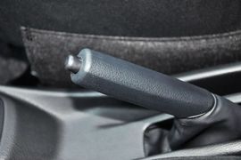 2014款丰田致炫1.3E自动魅动版