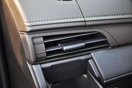 2014款丰田致炫1.3E自动魅动版