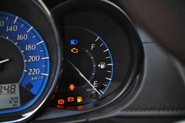 2014款丰田致炫1.3E自动魅动版