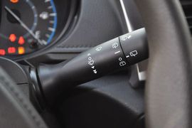 2014款丰田致炫1.3E自动魅动版