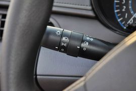 2014款丰田致炫1.3E自动魅动版