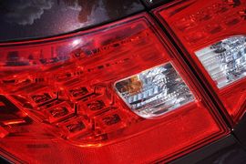 2013款比亚迪思锐1.5TID自动尊享型