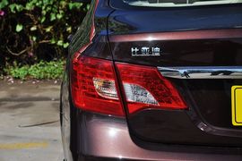 2013款比亚迪思锐1.5TID自动尊享型