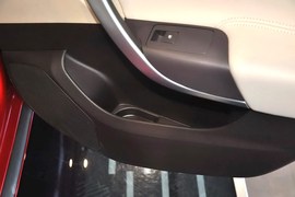 2014款别克君威2.0L领先时尚型