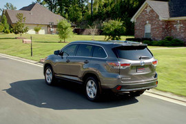 2014款全新一代丰田汉兰达海外试驾实拍