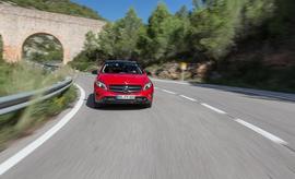 2015款奔驰GLA海外试驾实拍