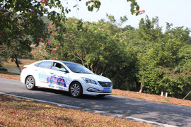 试驾北京现代名图