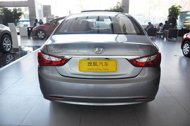 2013款北京现代索纳塔八