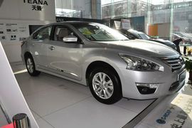 2013款日产天籁2.0L