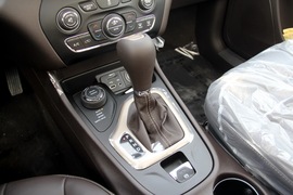 Jeep自由光2.4L西安实拍图