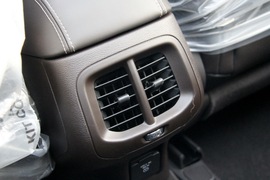 Jeep自由光2.4L西安实拍图